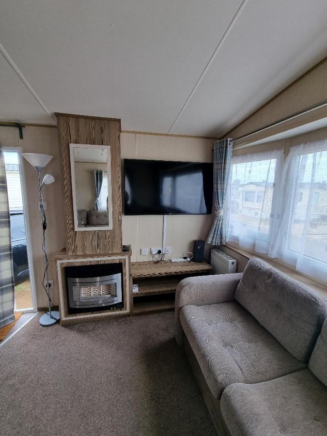 Отель Willow-Static Caravan On Holiday Park Near Margate, Kent Берчингтон Экстерьер фото