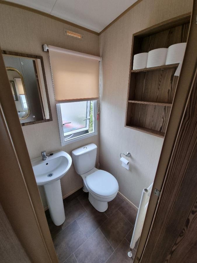 Отель Willow-Static Caravan On Holiday Park Near Margate, Kent Берчингтон Экстерьер фото