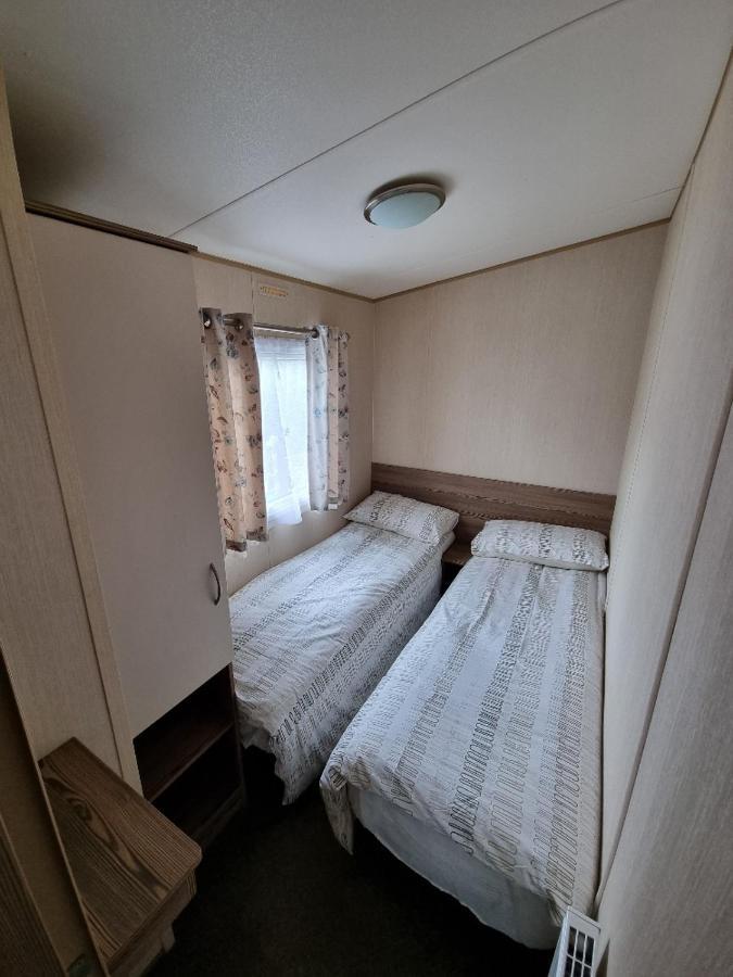 Отель Willow-Static Caravan On Holiday Park Near Margate, Kent Берчингтон Экстерьер фото
