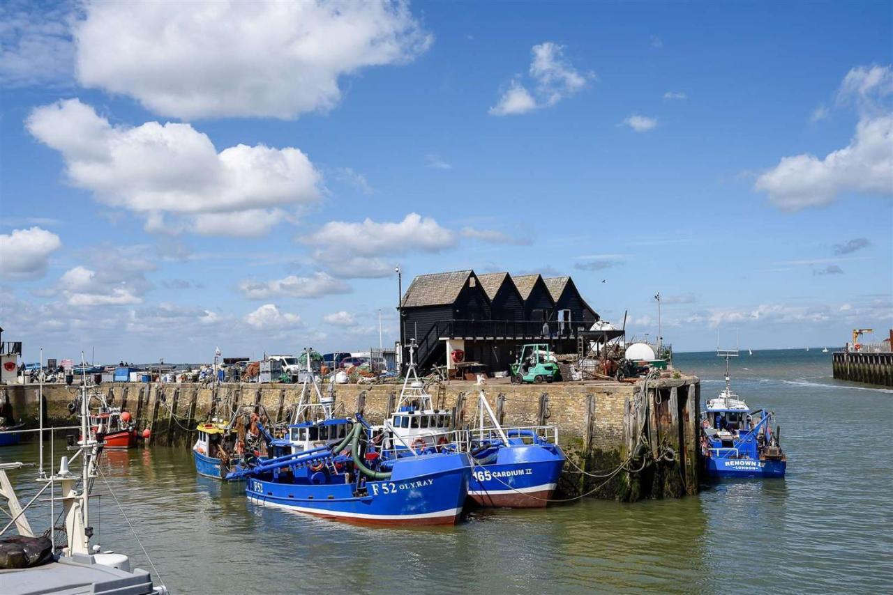 Отель Willow-Static Caravan On Holiday Park Near Margate, Kent Берчингтон Экстерьер фото